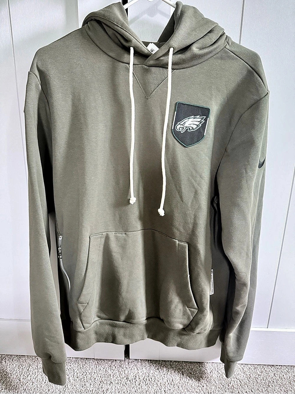 Nike Philadelphia Eagles Salute to Service Sideline Standard Issue Dri-FIT, smal